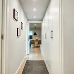 Luxe By Hello Homes * 锡切斯