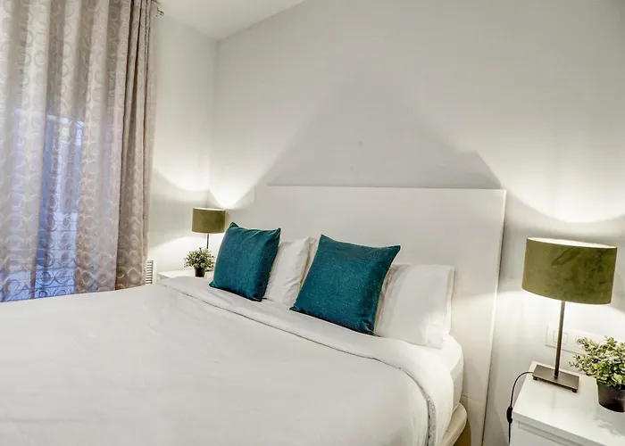 Luxe By Hello Homes Апартаменты *